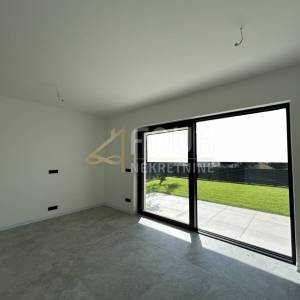 Istra, Poreč, 3s+db s okućnicom - novogradnja