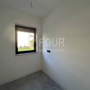 Istra, Poreč, 3s+db s okućnicom - novogradnja