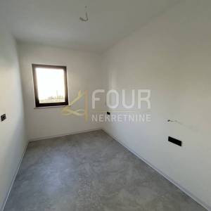 Istra, Poreč, 3s+db s okućnicom - novogradnja