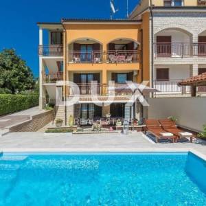 ISTRA, POREČ - Apartmanska kuća u blizini mora s pogledom na more