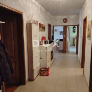 ISTRA, POREČ - Apartmanska kuća nedaleko od centra i predivnih plaža