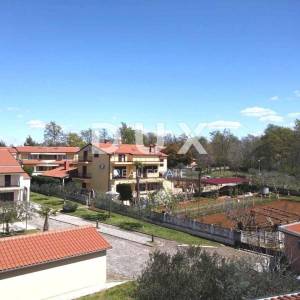 ISTRA, POREČ - Apartmanska kuća s pet stambenih jedinica i s puno potencijala