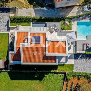 ISTRA, POREČ - Atraktivna kuća s bazenom