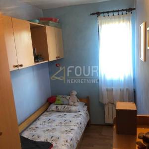 Istra, Poreč - Baderna, dvojna kuća 287m2 s okućnicom