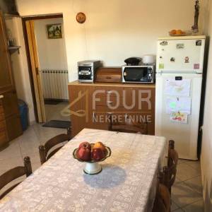 Istra, Poreč - Baderna, dvojna kuća 287m2 s okućnicom