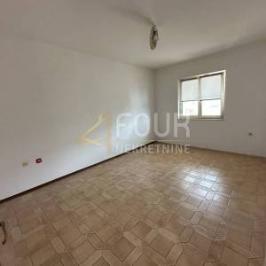 Istra, Poreč - centar, 71.20m2, 2s+db, okućnica 192m2