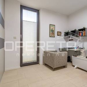 Istra, Poreč centar - Atraktivan penthouse 110 m2 s pogledom na more i garažom