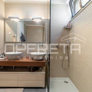 Istra, Poreč centar - Atraktivan penthouse 110 m2 s pogledom na more i garažom