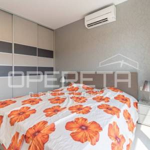 Istra, Poreč centar - Atraktivan penthouse 110 m2 s pogledom na more i garažom