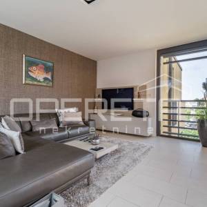 Istra, Poreč centar - Atraktivan penthouse 110 m2 s pogledom na more i garažom