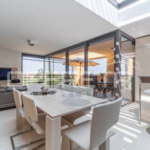 Istra, Poreč centar - Atraktivan penthouse 110 m2 s pogledom na more i garažom