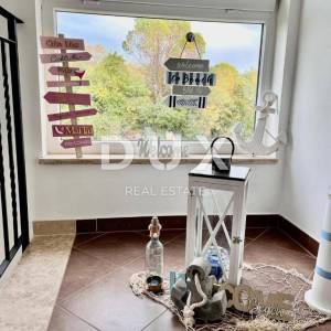 ISTRA POREČ Dvoetažni stan na izvanrednoj lokaciji