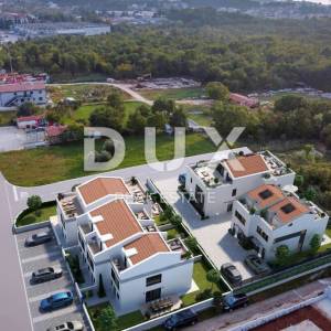 ISTRA, POREČ - Dvojna novogradnja s vrtom i spa zonom, blizina mora