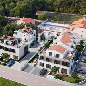 ISTRA, POREČ - Dvojna novogradnja s vrtom, 2.5 km od mora