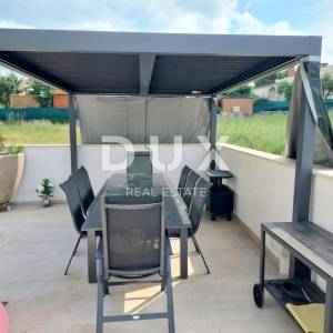 ISTRA, POREČ - Ekskluzivna vila s dvije stambene jedinice