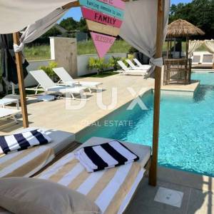 ISTRA, POREČ - Ekskluzivna vila s dvije stambene jedinice