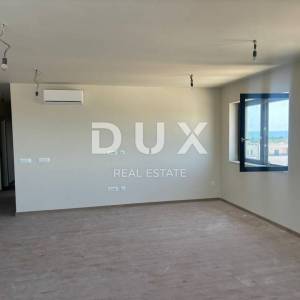 ISTRA, POREČ - Ekskluzivni penthouse s krovnom terasom i otvorenim pogledom na more!