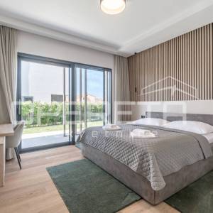 ISTRA, POREČ - Elegantna i Potpuno Opremljena Vila na Periferiji Poreča