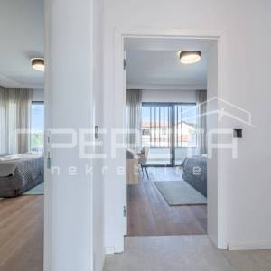 ISTRA, POREČ - Elegantna i Potpuno Opremljena Vila na Periferiji Poreča