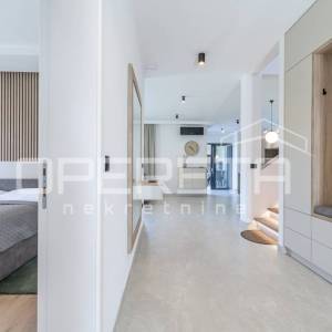 ISTRA, POREČ - Elegantna i Potpuno Opremljena Vila na Periferiji Poreča