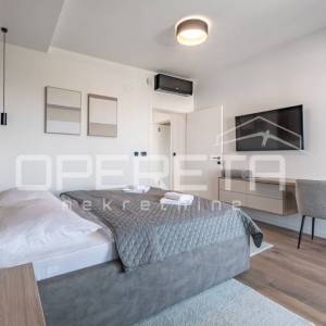 ISTRA, POREČ - Elegantna i Potpuno Opremljena Vila na Periferiji Poreča