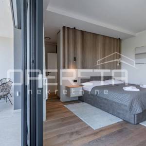 ISTRA, POREČ - Elegantna i Potpuno Opremljena Vila na Periferiji Poreča