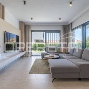 ISTRA, POREČ - Elegantna i Potpuno Opremljena Vila na Periferiji Poreča