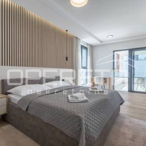 ISTRA, POREČ - Elegantna i Potpuno Opremljena Vila na Periferiji Poreča