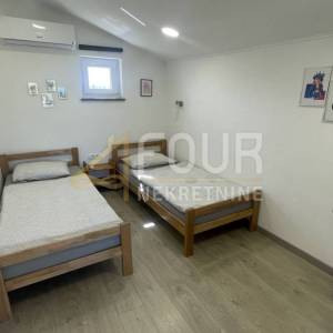Istra, Poreč, kamena vila s bazenom