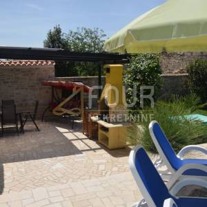 Istra, Poreč, kamena vila s bazenom
