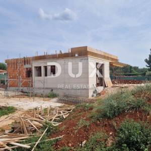 ISTRA, POREČ - Kuća modernog dizajna s bazenom