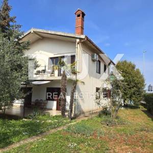 ISTRA, POREČ - Kuća s 3 stana i višenamjenskim poslovnim prostorom, pogled na more!!!
