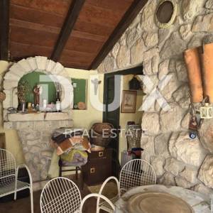 ISTRA, POREČ - Kuća s 3 stana i višenamjenskim poslovnim prostorom, pogled na more!!!