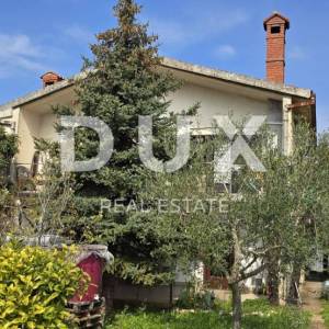 ISTRA, POREČ - Kuća s 3 stana i višenamjenskim poslovnim prostorom, pogled na more!!!