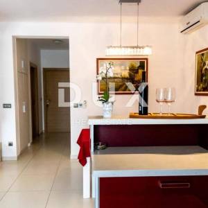 ISTRA, POREČ - Kuća s dva stana na vrhunskoj lokaciji