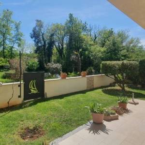 ISTRA, POREČ - Kuća s dva stana na vrhunskoj lokaciji