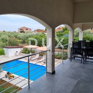 ISTRA, POREČ - Kuća s puno potencijala, na mirnoj i lijepoj lokaciji
