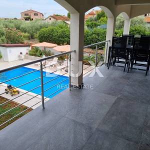 ISTRA, POREČ - Kuća s puno potencijala, na mirnoj i lijepoj lokaciji
