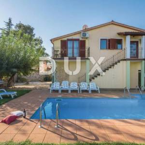 ISTRA, POREČ - Kuća sa bazenom i uređenom okućnicom