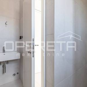 Istra, Poreč-kuća u nizu s bazenom, pogled more