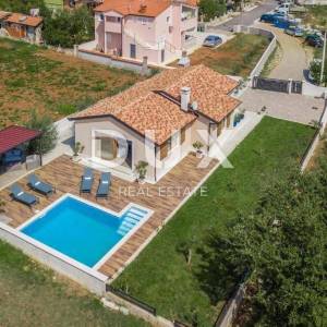 ISTRA, POREČ - Kvalitetna i topla obiteljska prizemnica nadomak Poreča