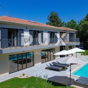 ISTRA, POREČ - Luksuzna vila u neposrednoj blizini mora!