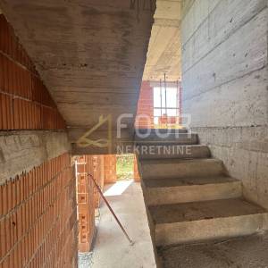 Istra, Poreč, moderan projekt, kuća u nizu s okućnicom