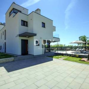 ISTRA, POREČ - Moderna kuća s bazenom u blizini mora