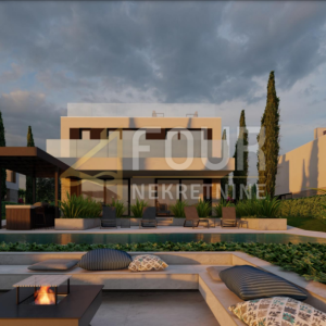 Istra, Poreč, moderna villa s bazenom, krovna terasa, sauna