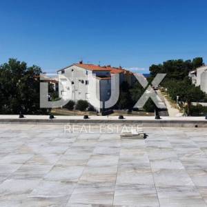 ISTRA, POREČ - NOVOGRADNJA! 2SS+DB s krovnom terasom