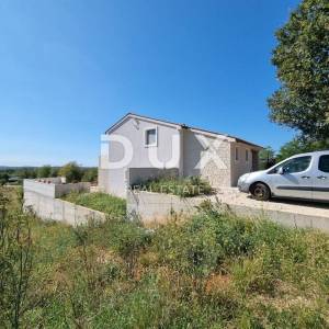 ISTRA, POREČ - Novoizgrađena vila s infinity bazenom, privatnim podzemnim parkingom i fantastičnim pogledom na more