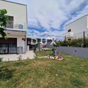 ISTRA, POREČ - Obiteljska kuća na poželjnoj lokaciji