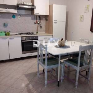ISTRA, POREČ - Obiteljska kuća sa 2 stana i  velikom okućnicom