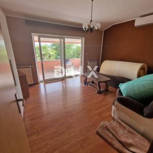 ISTRA, POREČ – Obiteljska kuća s okućnicom